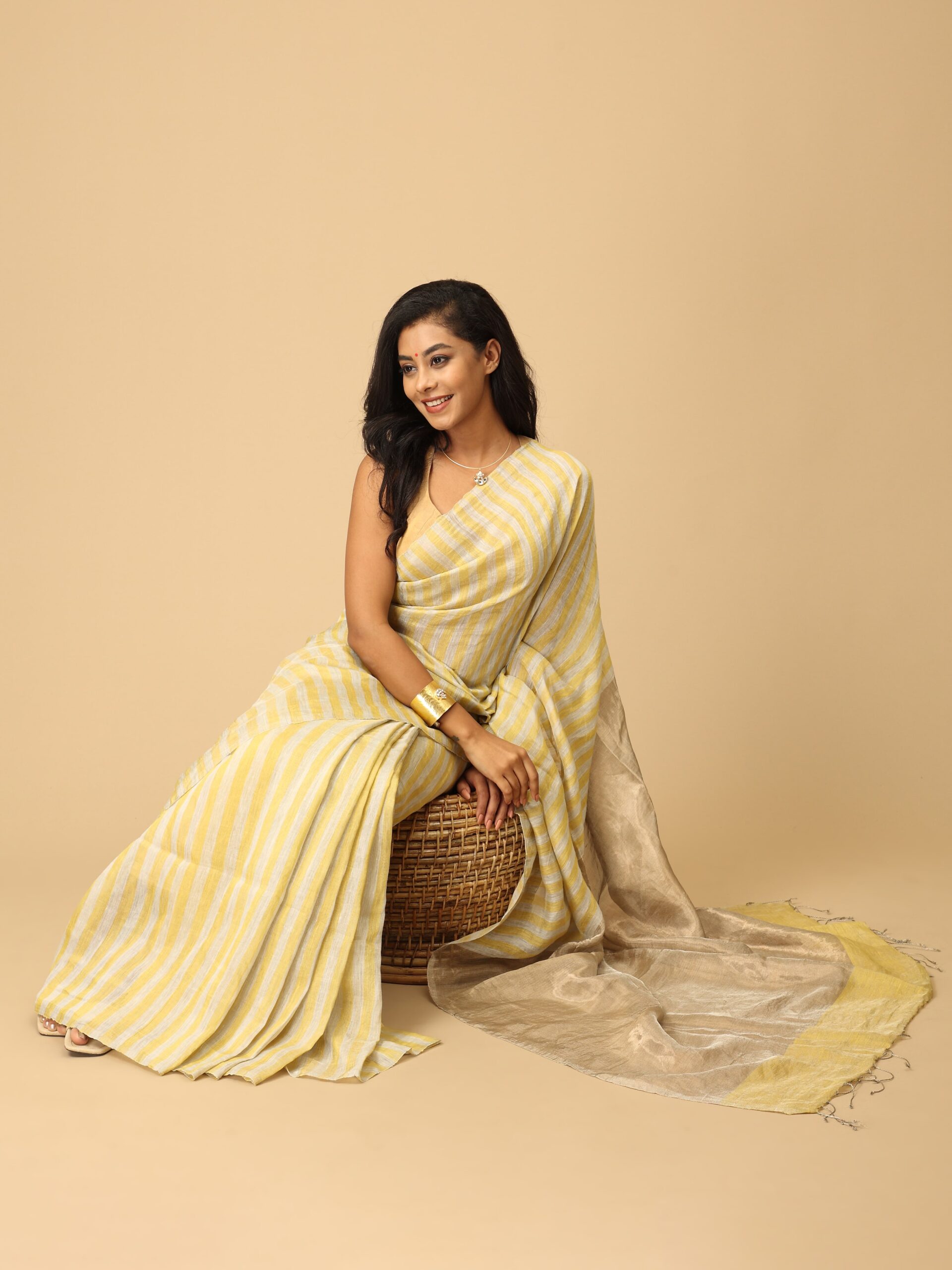 Yellow Linen and Zari Saree - Image 4