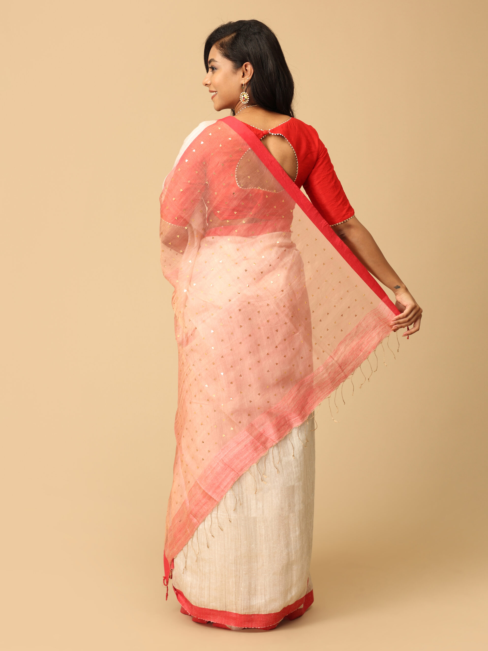 White, Red and Gold Matka silk saree - Image 5
