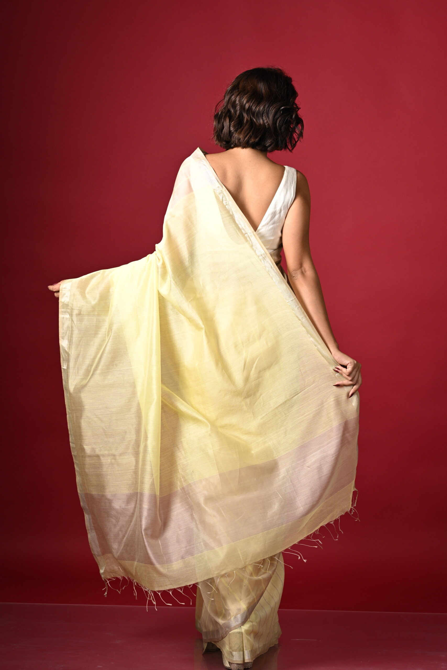 Handwoven Silk Cotton Maheshwari: Pastel Yellow - Image 4