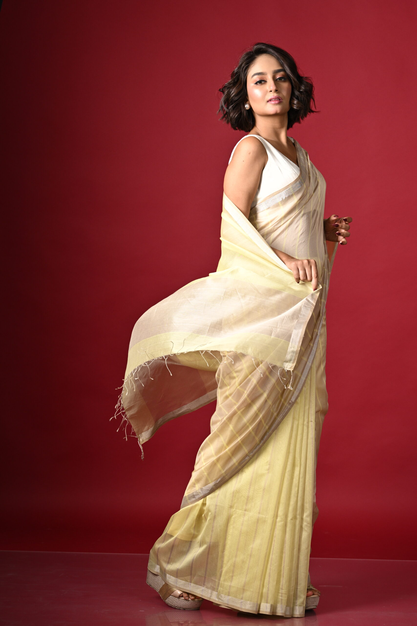 Handwoven Silk Cotton Maheshwari: Pastel Yellow - Image 5