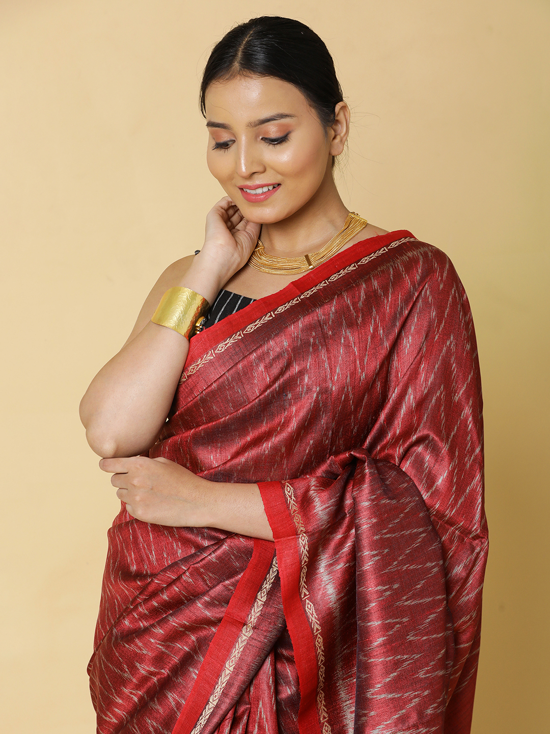 Red Double Ikat Saree with Fish Motif - Image 3