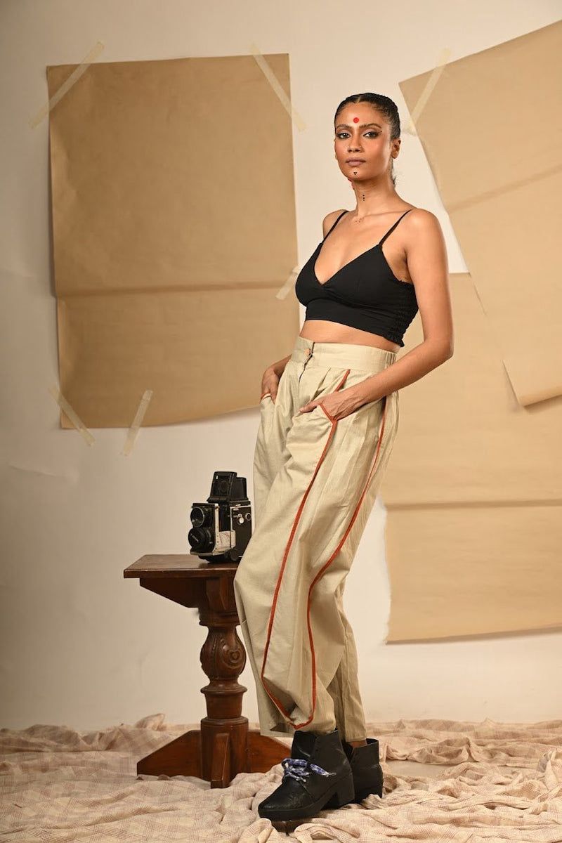 Prathaa Flared pants - Image 4